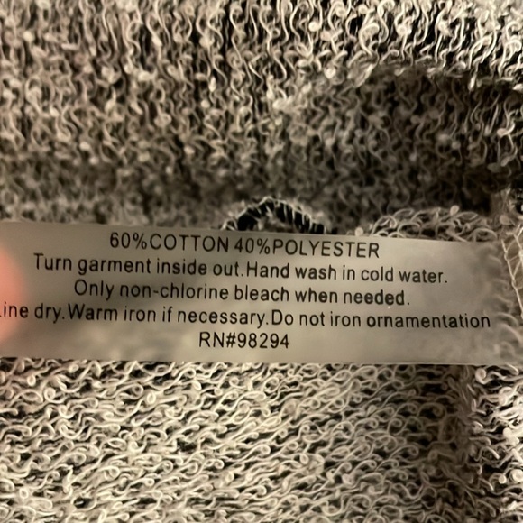 Onque Casual Black/Grey Tweed Knit Sweater Size Small - Picture 10 of 10